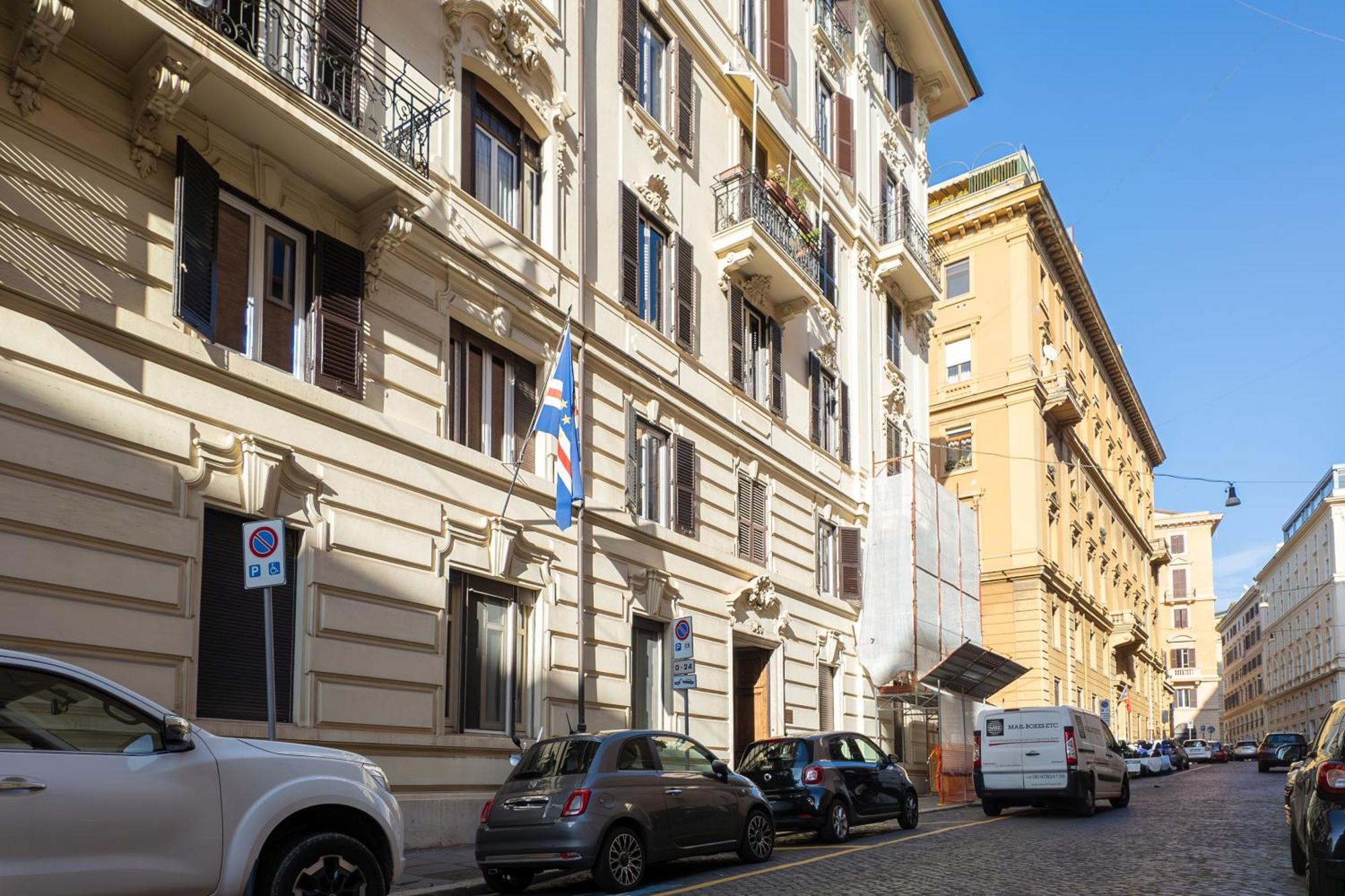 C3 Top Class Apartment, 2 Camere Da Letto, 2 Bagni, Giardino Distante 15 Minuti A Piedi Da Fontana Di Trevi Рим Экстерьер фото
